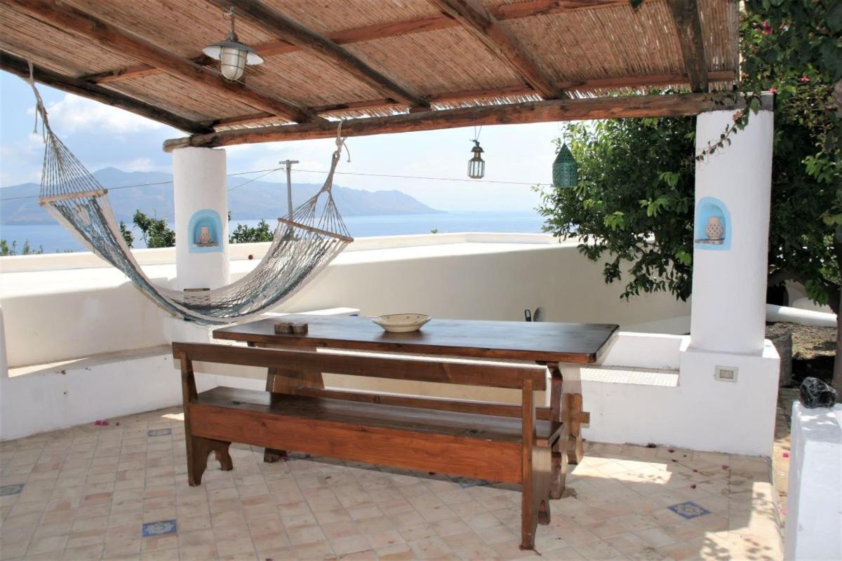 Case Al Mare - Terrazzi Panoramici E Ampio Giardino Santa Marina Salina Bagian luar foto
